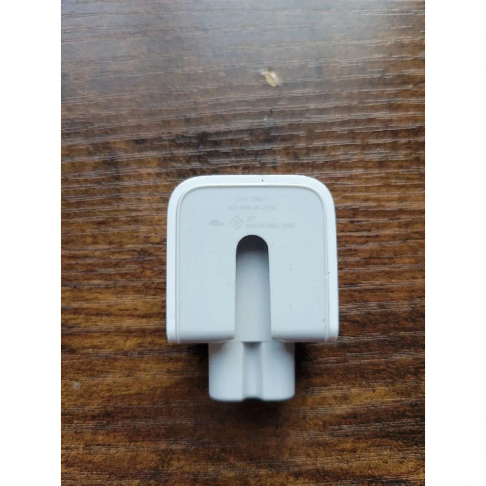 Jet Nihon Well Shin 607-8083 Duck Head 2.5A 125v 2-Prong AC Wall Power Adapter